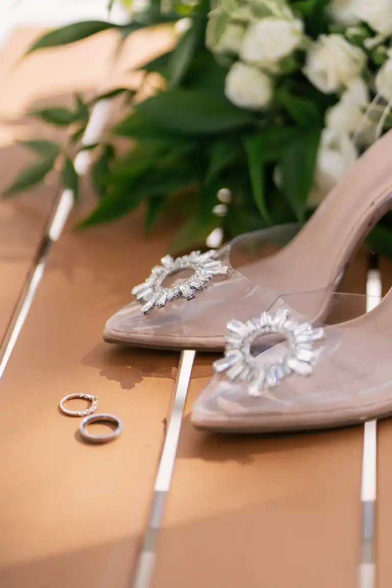 Rings and details of destination wedding in Sorrento